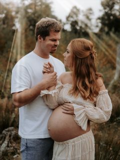 ✨ Ein kleiner Blick in meine Zukunft…

In den letzten Jahren durfte ich so viele wundervolle Geschichten begleiten – Hochzeiten, Familien, Babybäuche und all die kleinen & großen Fellnasen.
Und ich habe gemerkt, was mein Herz dabei besonders laut schlagen lässt. 🤍🐾

Ab 2026 möchte ich meinen Fokus noch mehr auf:
• werdende Mamis
• liebevolle Familienmomente
• und eure Fellnasen
legen.

Diese Shootings sind für mich einfach pure Emotion:
viel Lachen, Kuscheln, Nähe, Leichtigkeit – ganz ohne Druck.
Momente, die man nicht nachstellen kann, sondern fühlt. ✨

Ich freue mich so sehr darauf, noch tiefer in diesen Bereich einzutauchen und noch mehr Erinnerungen festzuhalten, die euer Herz wärmen.

Danke, dass ihr diesen Weg mit mir geht.
Ihr seid der Grund, warum ich meinen Job so liebe. 🤍

#babybauchshooting #babybauchliebe #bauchshooting #mamawerden #schwangerschaftsfotos #babybauchfotografieköln #natürlichefotografie #babybauchfotografie #emotionalefotografie #fotografinmitherz #liebeimbauch #fotoliebe #bauchgefühl #fotografinköln #familienfotografie #babybauchshootingköln #momtobe2025 #pregnant2025 #fotografinoberberg #babybauchshootingdüsseldorf #momtobe2026 #maternityshooting #pregnant2026 #fotografinköln