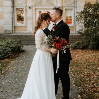 Ein kleines Update für all meine Paare, die 2026 standesamtlich heiraten möchten. 🤍

Die Hauptmonate sind bei mir schon so gut gefüllt, dass ich standesamtliche Trauungen nur noch freitags  begleiten kann.
Die Samstage sind fast alle bereits mit Ganztagesbegleitungen belegt. ✨

Wenn ihr also 2026 eure standesamtliche Trauung plant und euch eine ruhige, warme und natürliche Begleitung wünscht:
Meldet euch frühzeitig – besonders für die Sommermonate. 🤍

Ich freue mich auf euch und eure Geschichten!

#freietrauung
#hochzeitsfotografinmitherz #echtemomente #authentischehochzeiten
#hochzeitsfotografie #mitliebefestgehalten #wedding2026
#lieblingslocation #herzensjob #danke #weddingphotographer
#standesamtlichetrauung #standesamtlichehochzeit #hochzeitslocation #freietrauung #winterhochzeit
#hochzeitsfotografie #echtemomente #herzensort #fotografinmitherz
#hochzeit2026 #hochzeitsplanung #weddinginspo #hochzeitsliebe #mitliebefestgehalten #fotografinköln #bridetobe2026 #bridetobe2027 #hochzeitsfotografinköln #weddingcologne