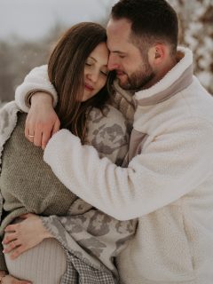 Manchmal zerbreche ich mir tagelang den Kopf…
Darüber was ich hier posten könnte, dabei ist mein PC voll mit Bildern, die ich noch gerne zeigen möchte. Aber ich denke immer, es braucht doch einen perfekten Text. Doch am Ende habe ich oft das Gefühl, es lesen auch nur wenige hier meine Beiträge.

Lest ihr meine Beiträge? 

#maternityphotoshoot #babybauchfotografie #familienfotografin #paarfotografie #fotografinköln